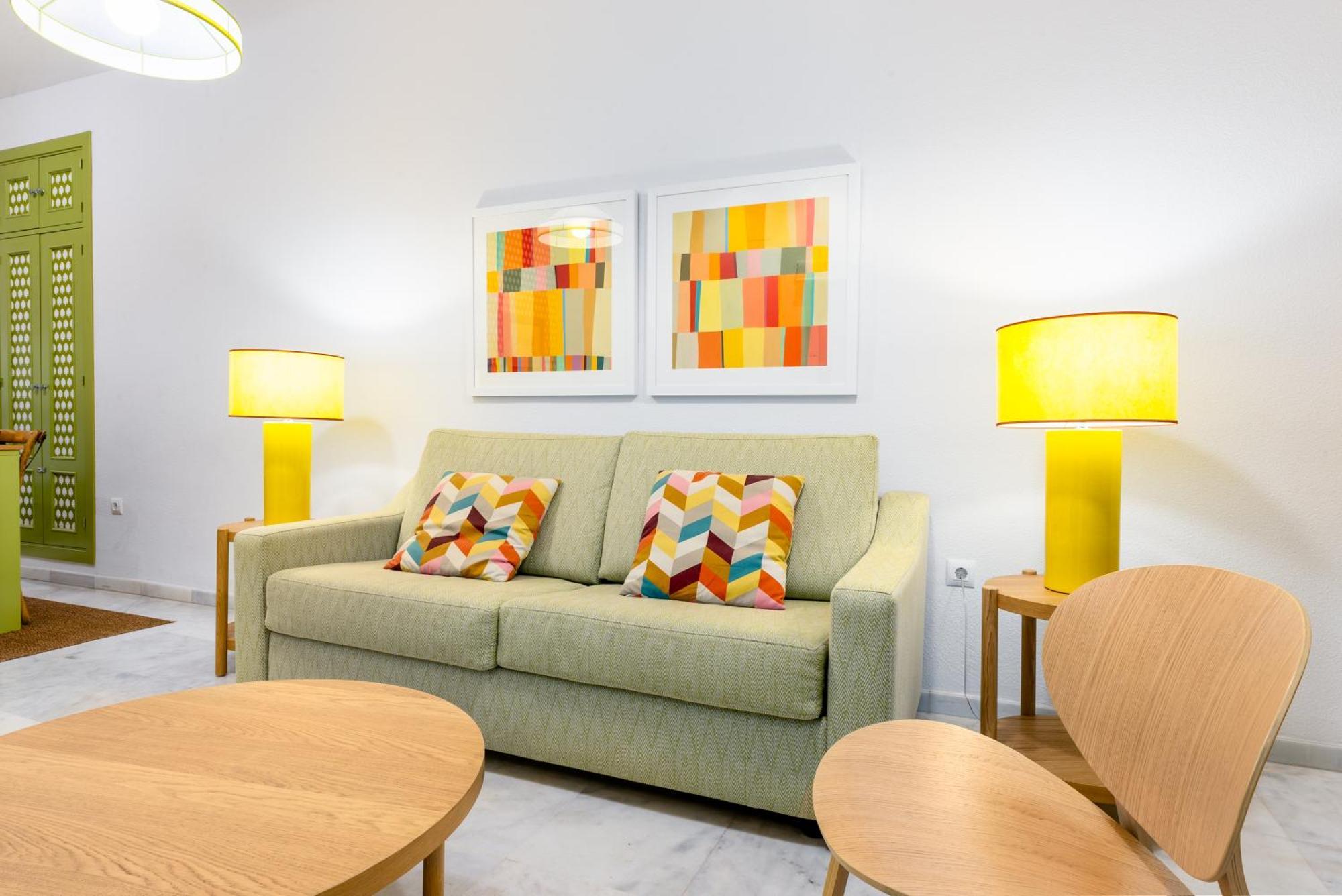 Smartr Sevilla Las Duenas Room photo